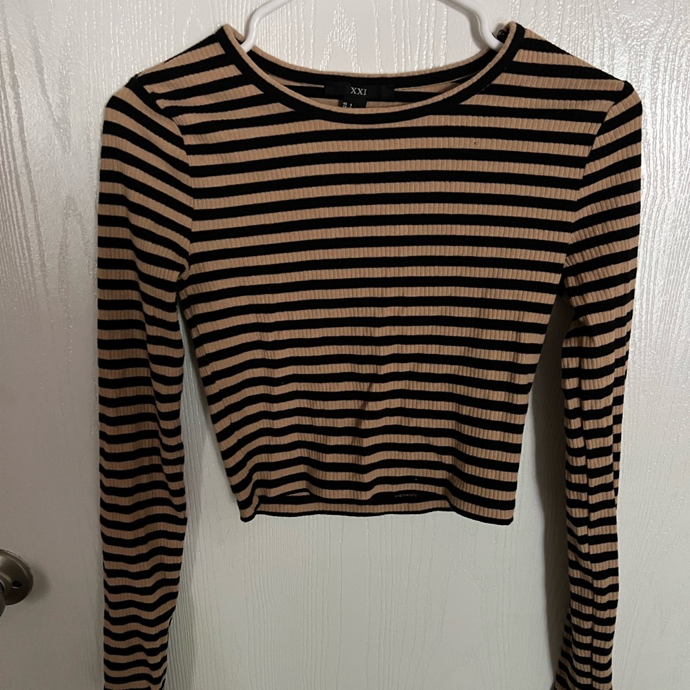 fitted cropped long sleeve striped tee